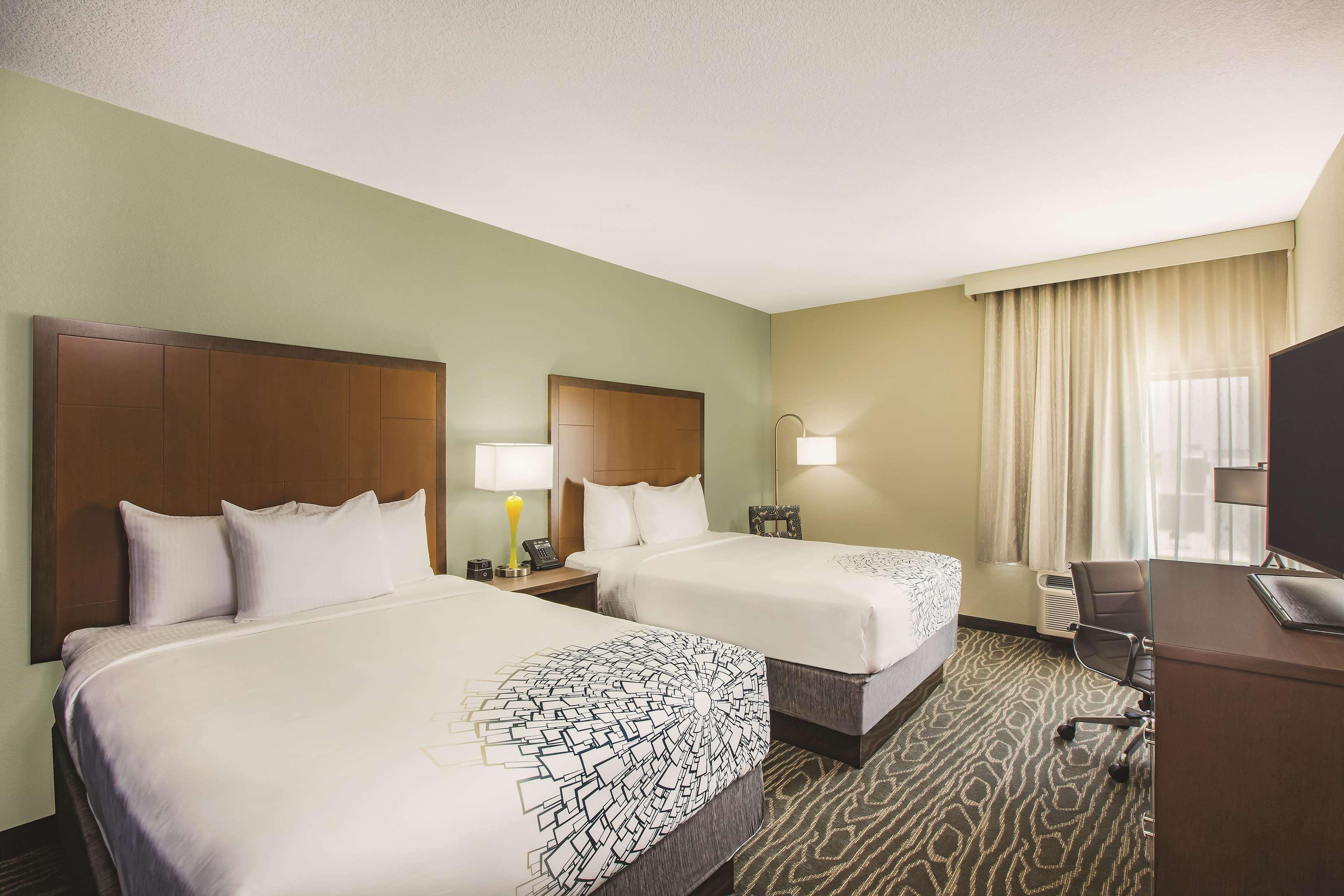 La Quinta By Wyndham Wichita Northeast Hotel Exterior foto