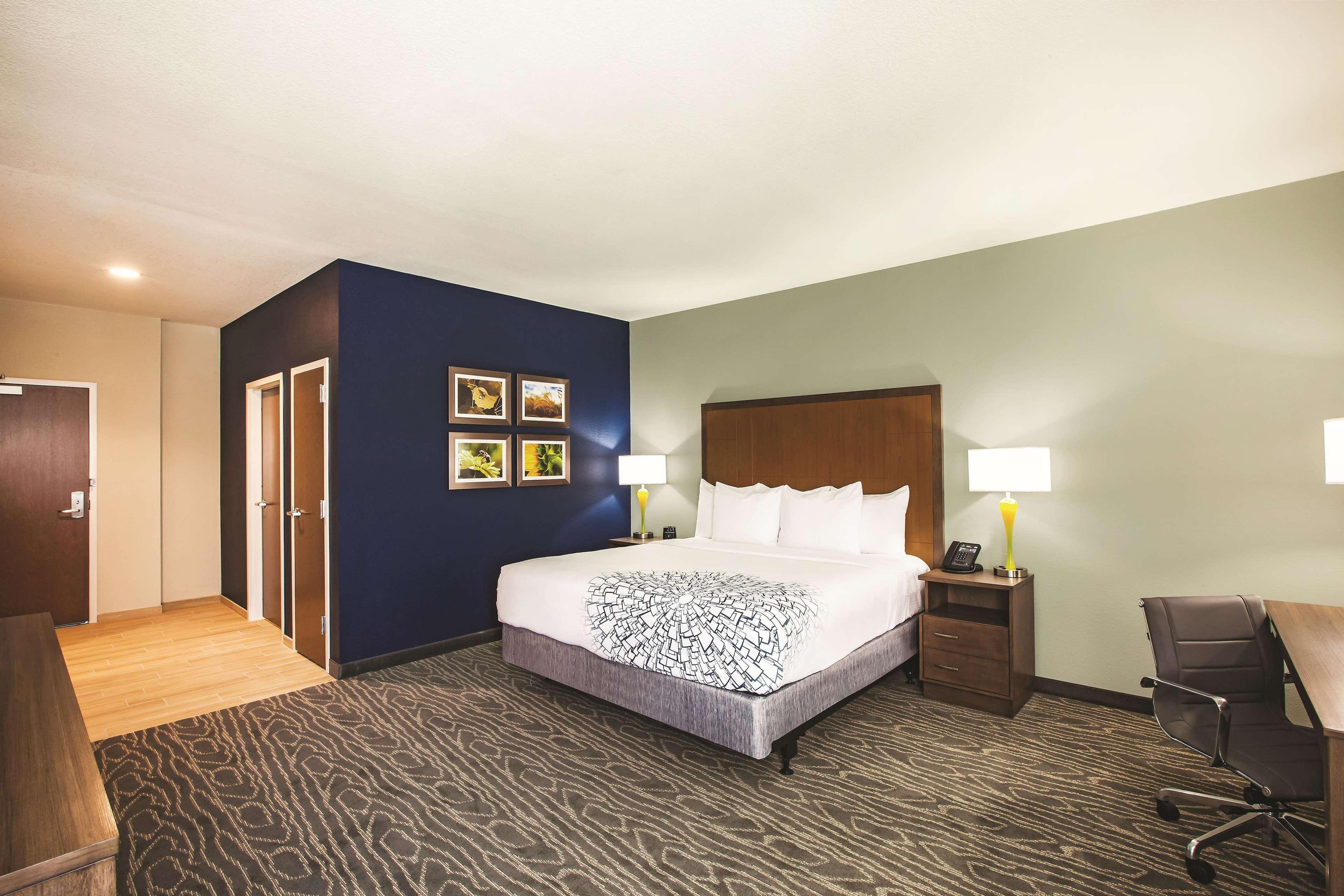 La Quinta By Wyndham Wichita Northeast Hotel Exterior foto
